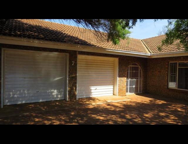 3 BEDROOM PROPERTY TO RENT IN CHROOM PARK